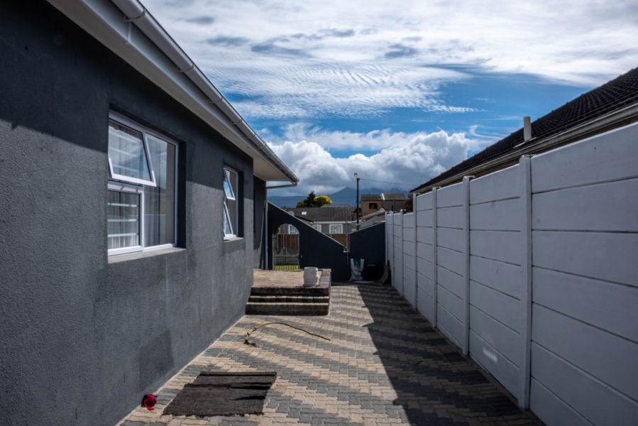 3 Bedroom Property for Sale in Southfield Western Cape